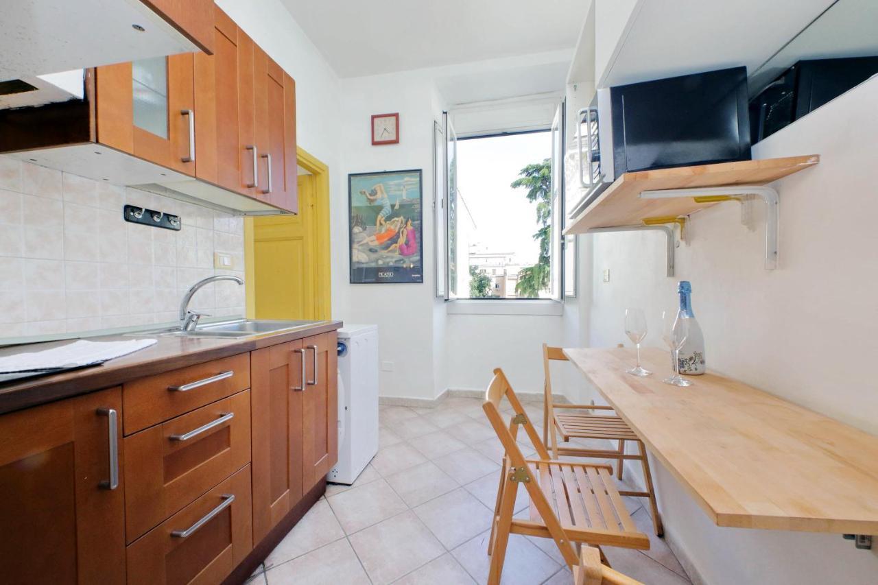 Piccola Piazza Della Liberta Apartamento *
